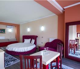 Kocibelli Hotel Pool & Spa