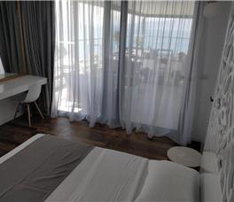 Dhome dyshe Deluxe me pamje nga deti