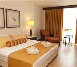 Queen's Park Turkiz Kemer