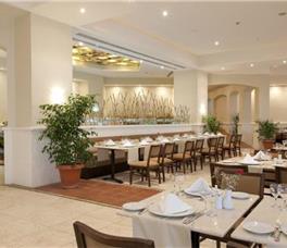 Queen's Park Turkiz Kemer