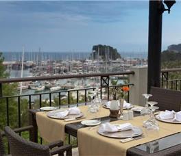 Queen's Park Turkiz Kemer