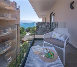 Double room with Balcony and Side Sea View