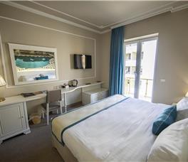 Double room Standard Deluxe with Partial Sea view without balcony