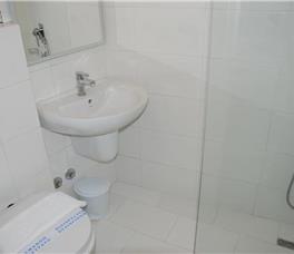 Dhome teke Deluxe me pamje nga deti