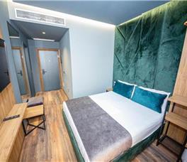 Double room Standard Deluxe with Side Sea View (small room) (city tax is not included)