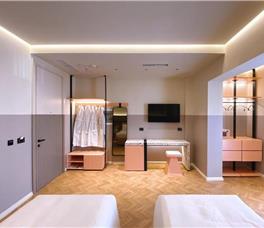 Four-bedded Room 