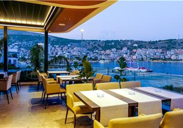 Yacht Premium Hotel