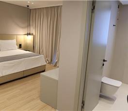 Yacht Premium Hotel
