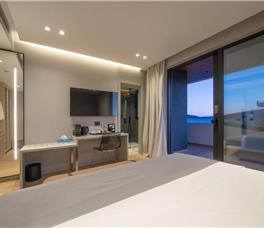 Yacht Premium Hotel