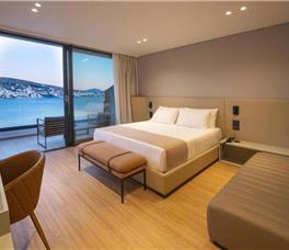 Yacht Premium Hotel