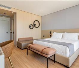 Yacht Premium Hotel