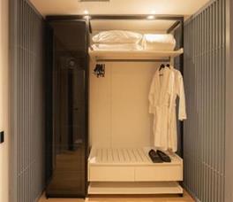 Yacht Premium Hotel