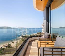 Yacht Premium Hotel