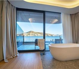 Yacht Premium Hotel