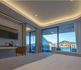 Yacht Premium Hotel