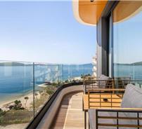 Yacht Premium Hotel