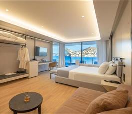 Suite Superiore me pamje nga deti dhe me vaskë spa