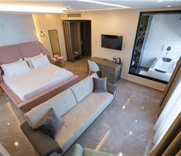 Junior suite Double bed + Sofa AI