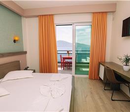 Double room with Balcony and Sea view