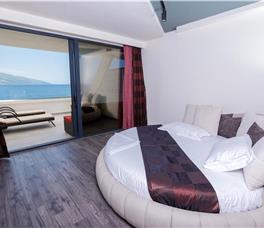 Suite Deluxe with Panoramic Sea View, Double bed + extra bed upon request