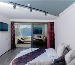 Suite Deluxe with Panoramic Sea View, Double bed + extra bed upon request