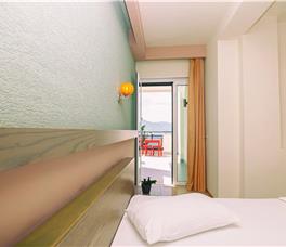 Apartment Two-Bedroom with Balcony and Sea view + extra bed upon request