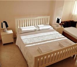 Beach Apartments Era