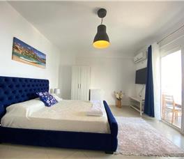 Dhome familjare Penthouse Apartment