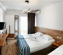 Aquamarine Apartments