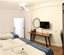 Aquamarine Apartments