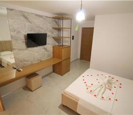 Dhome dyshe me ose pa mini-kuzhine