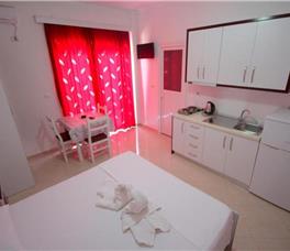 Dhome dyshe me ose pa mini-kuzhine