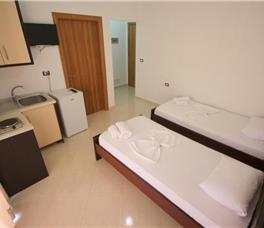 Apartament me dy dhoma gjymi me ose pa mini-kuzhine