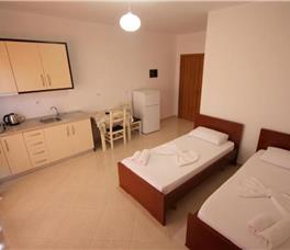 Apartament me dy dhoma gjymi me ose pa mini-kuzhine