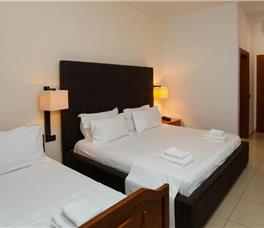 Dhome Treshe Standarte FB