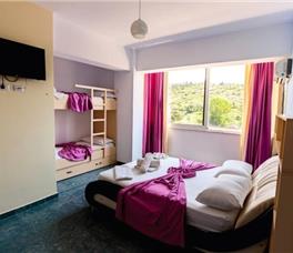 Family room with Double bed and Bunk bed