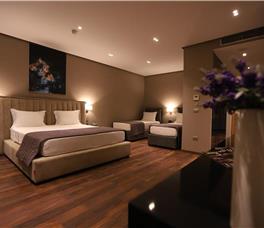 Dhome familjare me pamje anesore nga deti