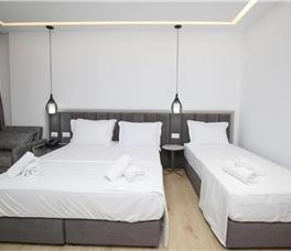 Dhome Treshe + krevat shtese