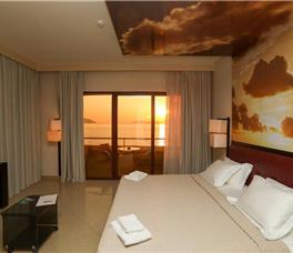 Dhome dyshe Deluxe me pamje nga deti FB