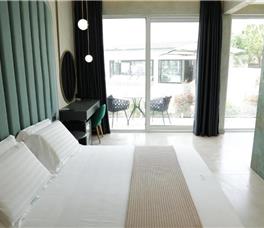Dhome dyshe Deluxe me xhakuzi, ballkon dhe pamje nga deti