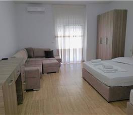 Dhome familjare Krevat dopio + Krevat tek + Divan