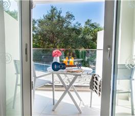 Acrotel Lily Ann Boutique