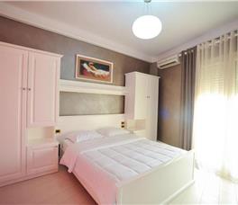 Dhome dyshe Standarte me pamje nga deti, me krevat dopio ose 2 teke