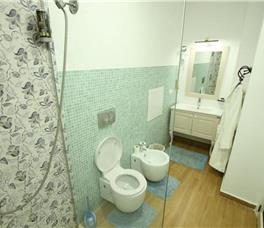 Dhome dyshe Superiore me pamje nga deti