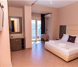 Double room Deluxe with Sea view and Balcony, BB