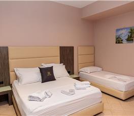 Triple room with Balcony and Partial or Full Sea view, HB