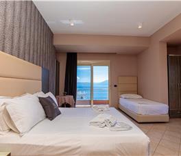 Triple room with Balcony and Partial or Full Sea view, HB