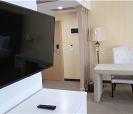 Dhome Deluxe