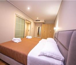 Dhome familjare Deluxe me dy dhoma gjumi dhe me ballkon