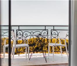 Amelia Mare - Guarantee 2025